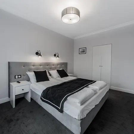 Hotel apartamentowy Feria *